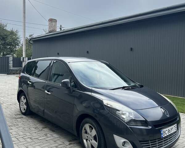 Сірий Рено Гранд Сценік, об'ємом двигуна 1.6 л та пробігом 242 тис. км за 8000 $, фото 1 на Automoto.ua