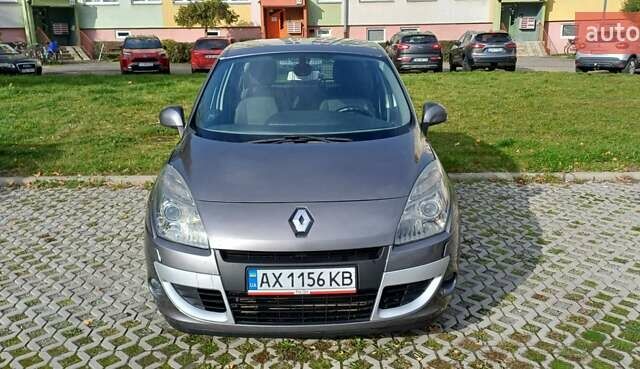 Сірий Рено Гранд Сценік, об'ємом двигуна 1.5 л та пробігом 255 тис. км за 6500 $, фото 1 на Automoto.ua