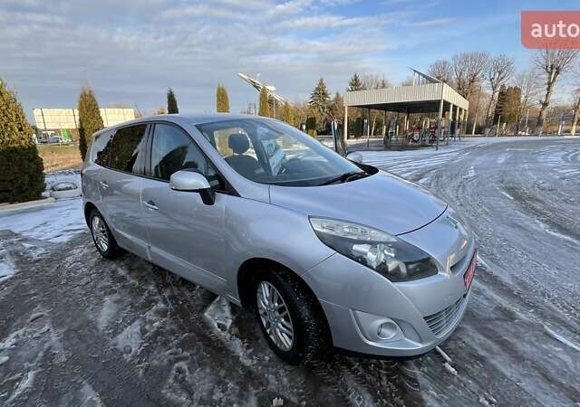 Сірий Рено Гранд Сценік, об'ємом двигуна 1.5 л та пробігом 392 тис. км за 7900 $, фото 1 на Automoto.ua