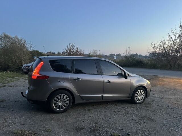 Серый Рено Гранд Сценик, объемом двигателя 1.5 л и пробегом 282 тыс. км за 6700 $, фото 1 на Automoto.ua