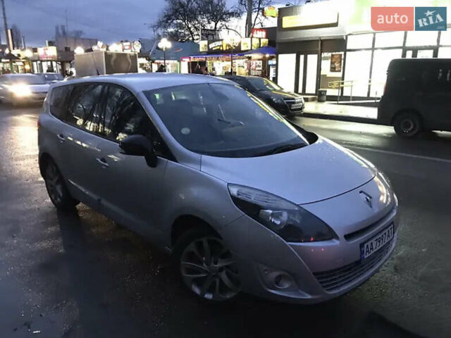 Серый Рено Гранд Сценик, объемом двигателя 1.46 л и пробегом 303 тыс. км за 9600 $, фото 1 на Automoto.ua