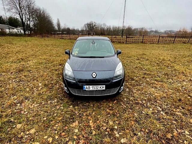 Сірий Рено Гранд Сценік, об'ємом двигуна 1.5 л та пробігом 266 тис. км за 7800 $, фото 1 на Automoto.ua