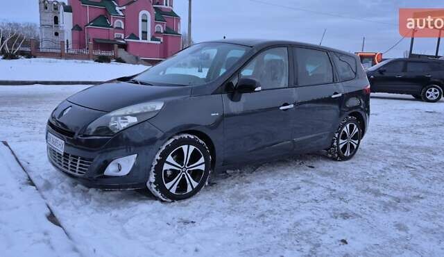 Серый Рено Гранд Сценик, объемом двигателя 1.6 л и пробегом 334 тыс. км за 7700 $, фото 1 на Automoto.ua