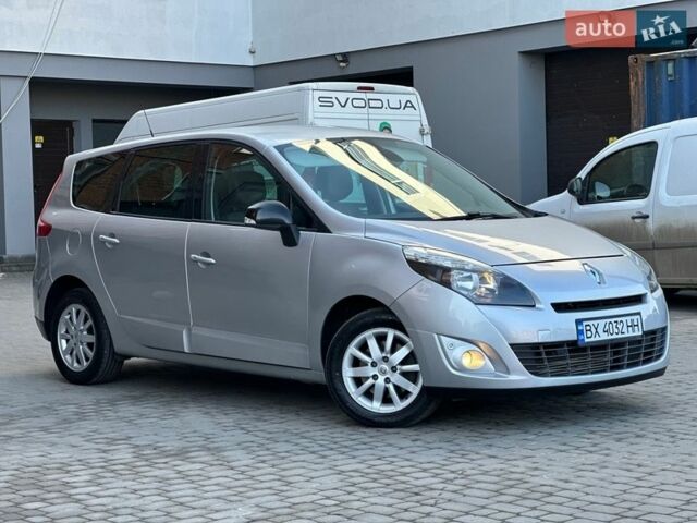 Сірий Рено Гранд Сценік, об'ємом двигуна 1.6 л та пробігом 249 тис. км за 6888 $, фото 1 на Automoto.ua