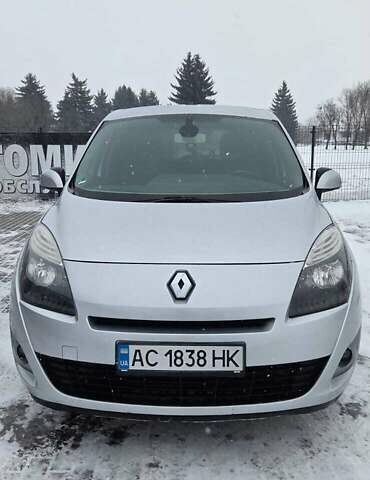 Серый Рено Гранд Сценик, объемом двигателя 1.5 л и пробегом 217 тыс. км за 7500 $, фото 1 на Automoto.ua