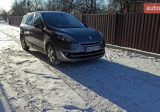 Серый Рено Гранд Сценик, объемом двигателя 1.5 л и пробегом 190 тыс. км за 8300 $, фото 1 на Automoto.ua