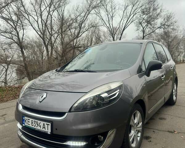 Сірий Рено Гранд Сценік, об'ємом двигуна 1.6 л та пробігом 204 тис. км за 8500 $, фото 1 на Automoto.ua