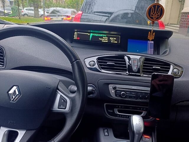 Серый Рено Гранд Сценик, объемом двигателя 1.5 л и пробегом 140 тыс. км за 10000 $, фото 1 на Automoto.ua
