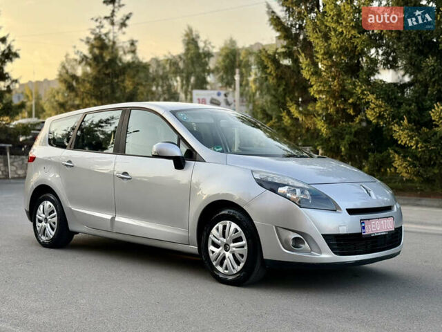 Сірий Рено Гранд Сценік, об'ємом двигуна 1.5 л та пробігом 243 тис. км за 7800 $, фото 1 на Automoto.ua