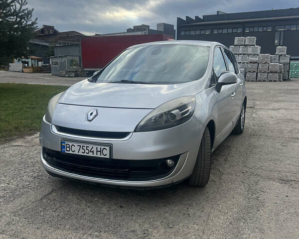 Серый Рено Гранд Сценик, объемом двигателя 1.5 л и пробегом 264 тыс. км за 7000 $, фото 1 на Automoto.ua