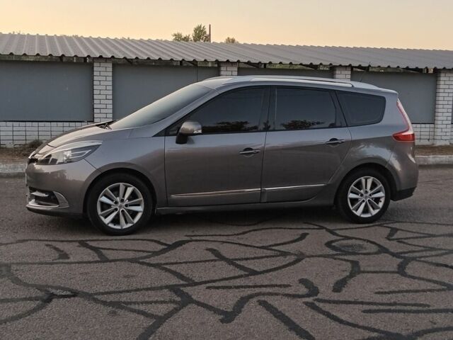 Серый Рено Гранд Сценик, объемом двигателя 1.5 л и пробегом 309 тыс. км за 8750 $, фото 1 на Automoto.ua