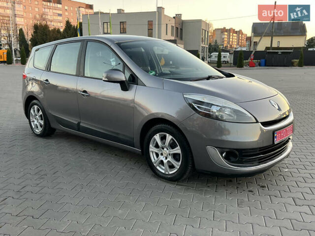 Серый Рено Гранд Сценик, объемом двигателя 1.6 л и пробегом 240 тыс. км за 7999 $, фото 1 на Automoto.ua