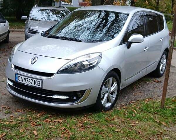 Сірий Рено Гранд Сценік, об'ємом двигуна 1.6 л та пробігом 250 тис. км за 8750 $, фото 1 на Automoto.ua