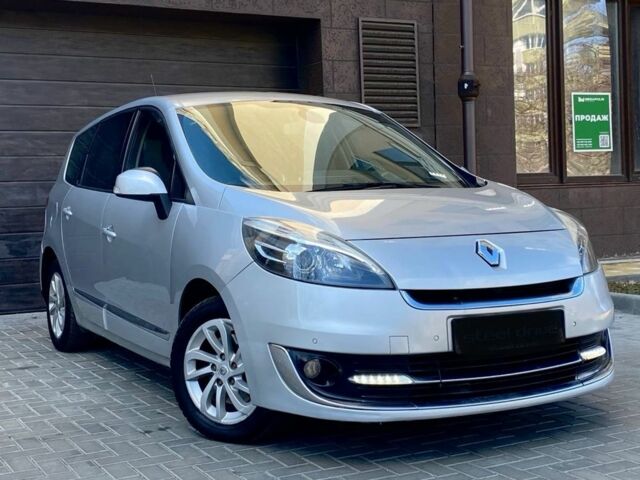 Серый Рено Гранд Сценик, объемом двигателя 1.5 л и пробегом 346 тыс. км за 6800 $, фото 1 на Automoto.ua