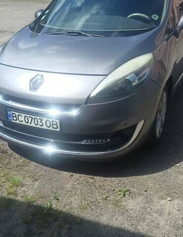 Сірий Рено Гранд Сценік, об'ємом двигуна 1.6 л та пробігом 237 тис. км за 7700 $, фото 1 на Automoto.ua