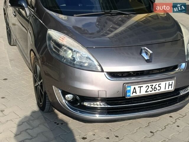 Серый Рено Гранд Сценик, объемом двигателя 1.6 л и пробегом 278 тыс. км за 9600 $, фото 1 на Automoto.ua