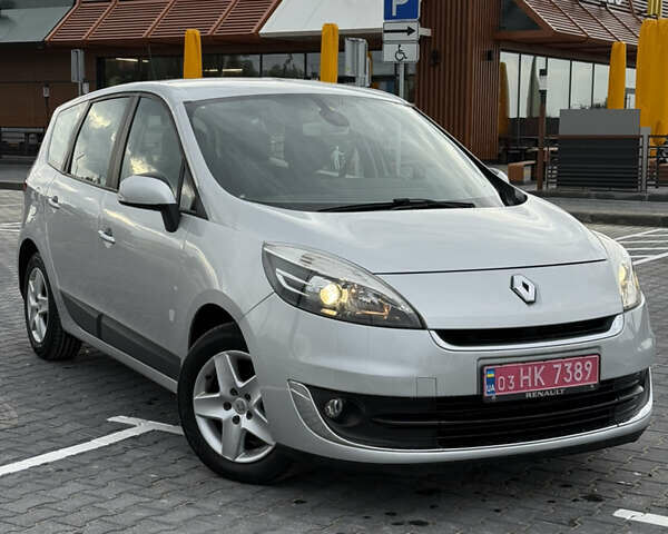 Сірий Рено Гранд Сценік, об'ємом двигуна 1.5 л та пробігом 203 тис. км за 8250 $, фото 1 на Automoto.ua