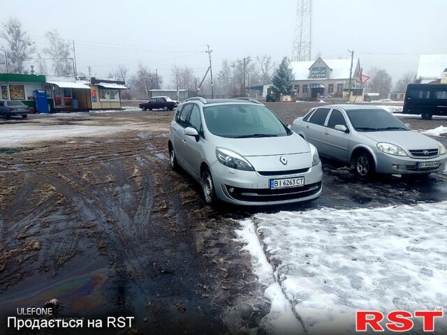 Сірий Рено Гранд Сценік, об'ємом двигуна 1.5 л та пробігом 215 тис. км за 9500 $, фото 1 на Automoto.ua