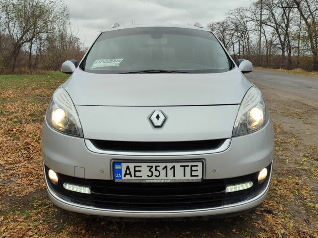 Сірий Рено Гранд Сценік, об'ємом двигуна 1.6 л та пробігом 212 тис. км за 10000 $, фото 1 на Automoto.ua