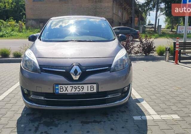 Сірий Рено Гранд Сценік, об'ємом двигуна 1.6 л та пробігом 245 тис. км за 8999 $, фото 1 на Automoto.ua