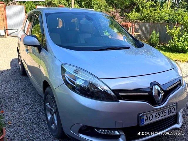 Серый Рено Гранд Сценик, объемом двигателя 1.5 л и пробегом 175 тыс. км за 9000 $, фото 1 на Automoto.ua