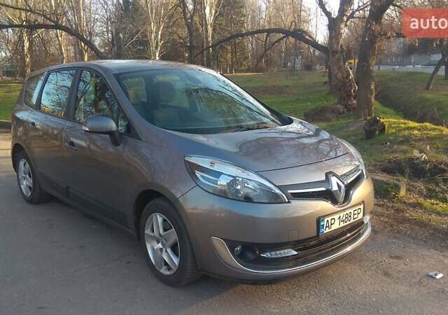 Серый Рено Гранд Сценик, объемом двигателя 1.5 л и пробегом 260 тыс. км за 10000 $, фото 1 на Automoto.ua