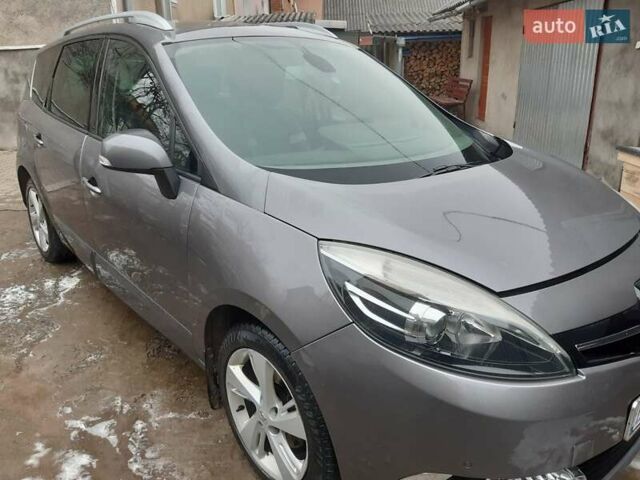 Серый Рено Гранд Сценик, объемом двигателя 1.5 л и пробегом 257 тыс. км за 8700 $, фото 1 на Automoto.ua