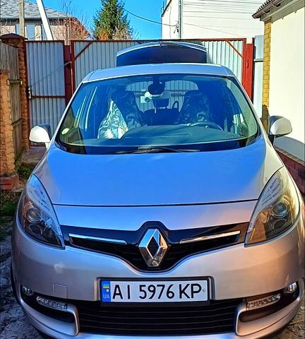 Сірий Рено Гранд Сценік, об'ємом двигуна 1.5 л та пробігом 227 тис. км за 9000 $, фото 1 на Automoto.ua