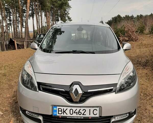 Серый Рено Гранд Сценик, объемом двигателя 1.5 л и пробегом 153 тыс. км за 11200 $, фото 1 на Automoto.ua