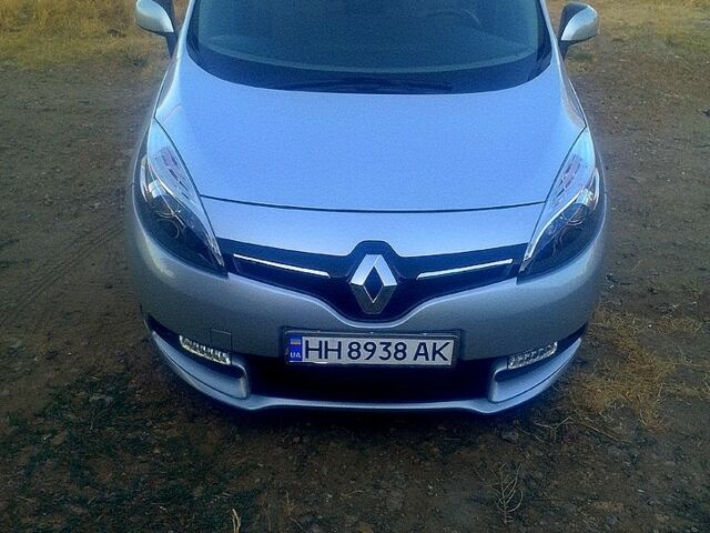 Сірий Рено Гранд Сценік, об'ємом двигуна 1.5 л та пробігом 228 тис. км за 10350 $, фото 1 на Automoto.ua