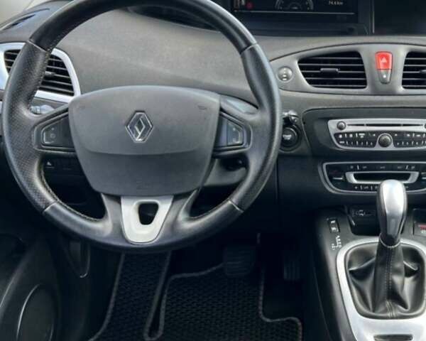 Сірий Рено Гранд Сценік, об'ємом двигуна 1.5 л та пробігом 223 тис. км за 10000 $, фото 1 на Automoto.ua
