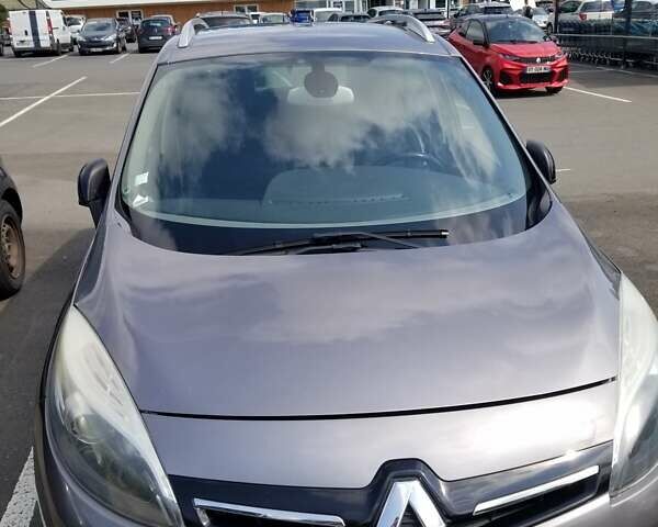 Серый Рено Гранд Сценик, объемом двигателя 1.6 л и пробегом 259 тыс. км за 7500 $, фото 1 на Automoto.ua