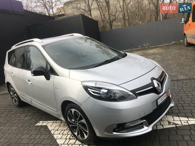 Серый Рено Гранд Сценик, объемом двигателя 2 л и пробегом 193 тыс. км за 12500 $, фото 1 на Automoto.ua