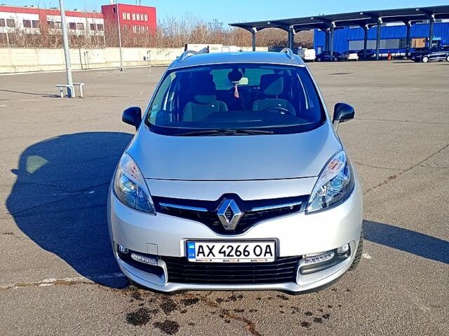 Сірий Рено Гранд Сценік, об'ємом двигуна 1.2 л та пробігом 102 тис. км за 8000 $, фото 1 на Automoto.ua