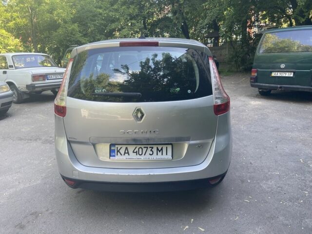 Серый Рено Гранд Сценик, объемом двигателя 1.5 л и пробегом 235 тыс. км за 7500 $, фото 1 на Automoto.ua