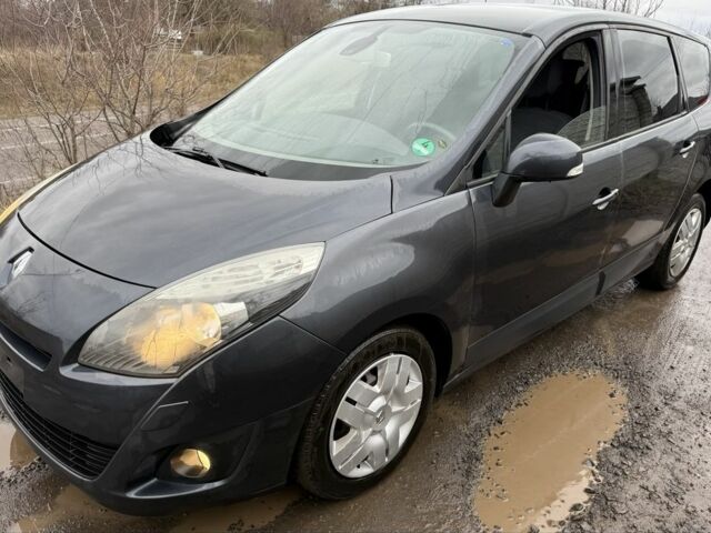 Сірий Рено Гранд Сценік, об'ємом двигуна 1.9 л та пробігом 300 тис. км за 3200 $, фото 1 на Automoto.ua