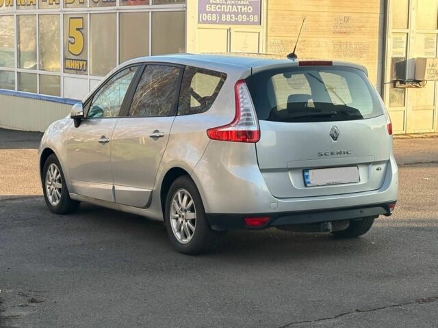 Сірий Рено Гранд Сценік, об'ємом двигуна 1.6 л та пробігом 286 тис. км за 8200 $, фото 1 на Automoto.ua