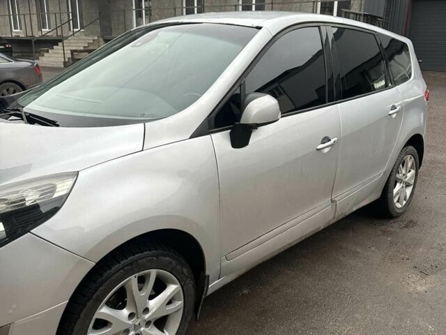 Сірий Рено Гранд Сценік, об'ємом двигуна 0 л та пробігом 340 тис. км за 5800 $, фото 1 на Automoto.ua
