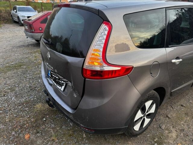 Серый Рено Гранд Сценик, объемом двигателя 1.4 л и пробегом 225 тыс. км за 3900 $, фото 1 на Automoto.ua