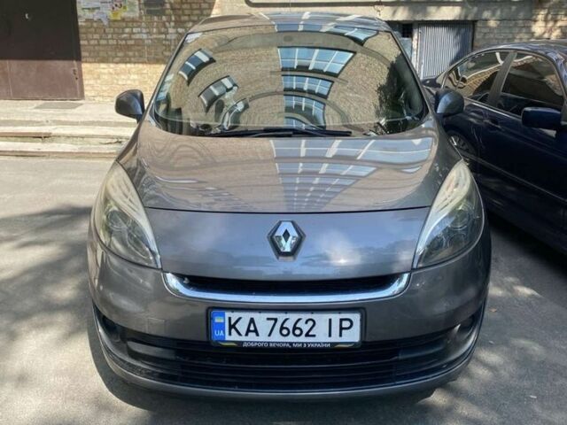 Сірий Рено Гранд Сценік, об'ємом двигуна 1.5 л та пробігом 219 тис. км за 7900 $, фото 1 на Automoto.ua