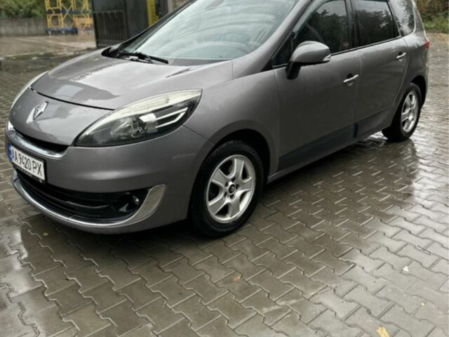 Сірий Рено Гранд Сценік, об'ємом двигуна 1.5 л та пробігом 250 тис. км за 6999 $, фото 1 на Automoto.ua