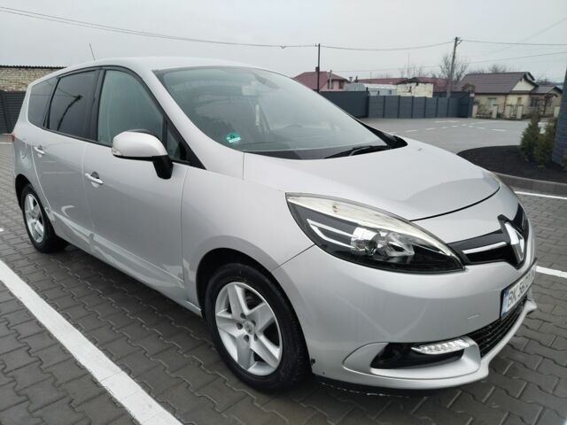 Серый Рено Гранд Сценик, объемом двигателя 1.5 л и пробегом 231 тыс. км за 8800 $, фото 1 на Automoto.ua