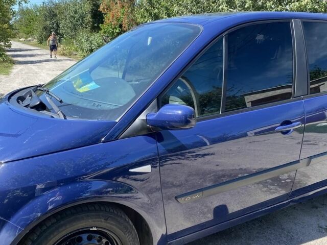 Синий Рено Гранд Сценик, объемом двигателя 1.6 л и пробегом 243 тыс. км за 4700 $, фото 1 на Automoto.ua