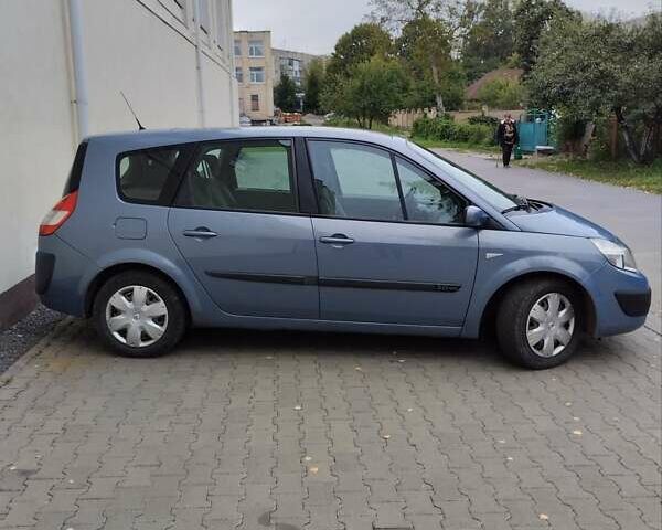 Синий Рено Гранд Сценик, объемом двигателя 2 л и пробегом 205 тыс. км за 4800 $, фото 1 на Automoto.ua