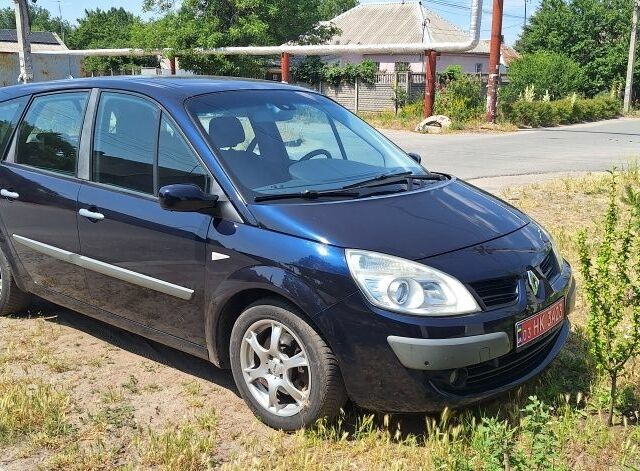 Синий Рено Гранд Сценик, объемом двигателя 2 л и пробегом 238 тыс. км за 5850 $, фото 1 на Automoto.ua