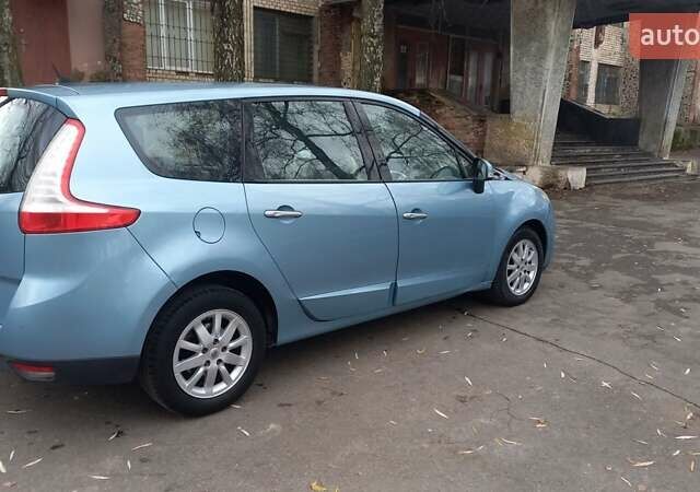 Синий Рено Гранд Сценик, объемом двигателя 2 л и пробегом 231 тыс. км за 7350 $, фото 1 на Automoto.ua