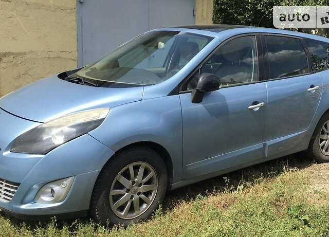 Синій Рено Гранд Сценік, об'ємом двигуна 1.46 л та пробігом 235 тис. км за 7650 $, фото 1 на Automoto.ua
