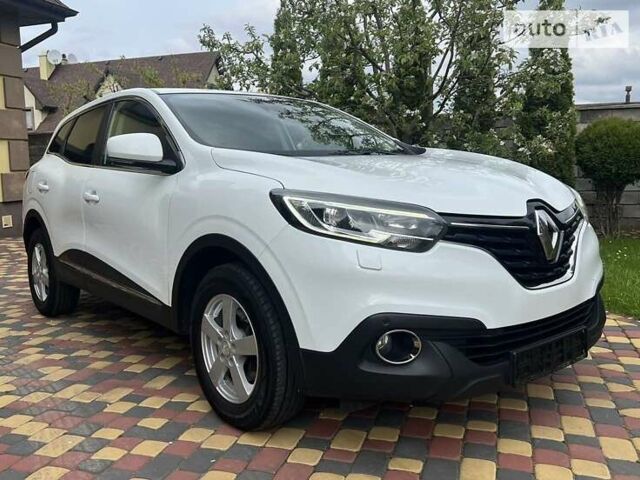 Белый Рено Kadjar, объемом двигателя 1.46 л и пробегом 178 тыс. км за 15999 $, фото 1 на Automoto.ua