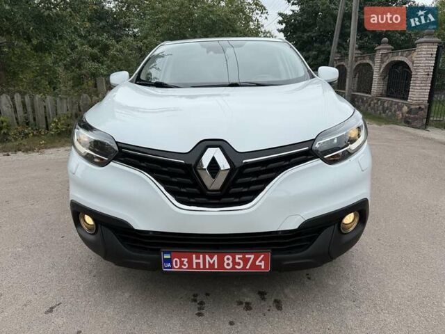 Белый Рено Kadjar, объемом двигателя 1.46 л и пробегом 192 тыс. км за 17700 $, фото 1 на Automoto.ua