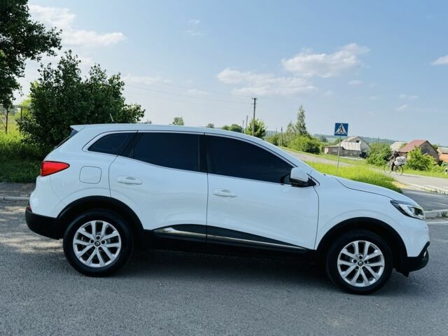 Белый Рено Kadjar, объемом двигателя 1.6 л и пробегом 67 тыс. км за 16500 $, фото 1 на Automoto.ua